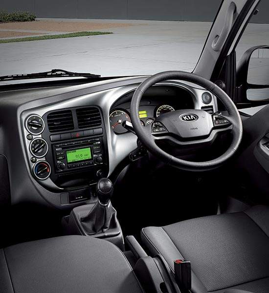 KIA BIG UP INTERIOR (2)