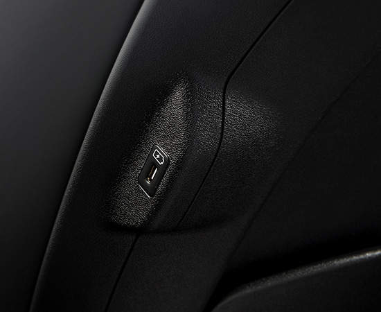 cv_22my_int_07_rhd_thumb